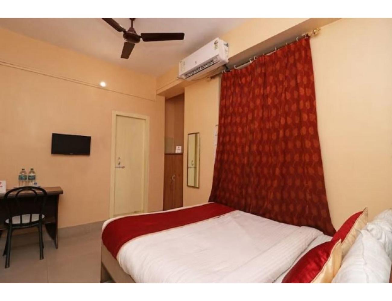 Rhino, Homestay